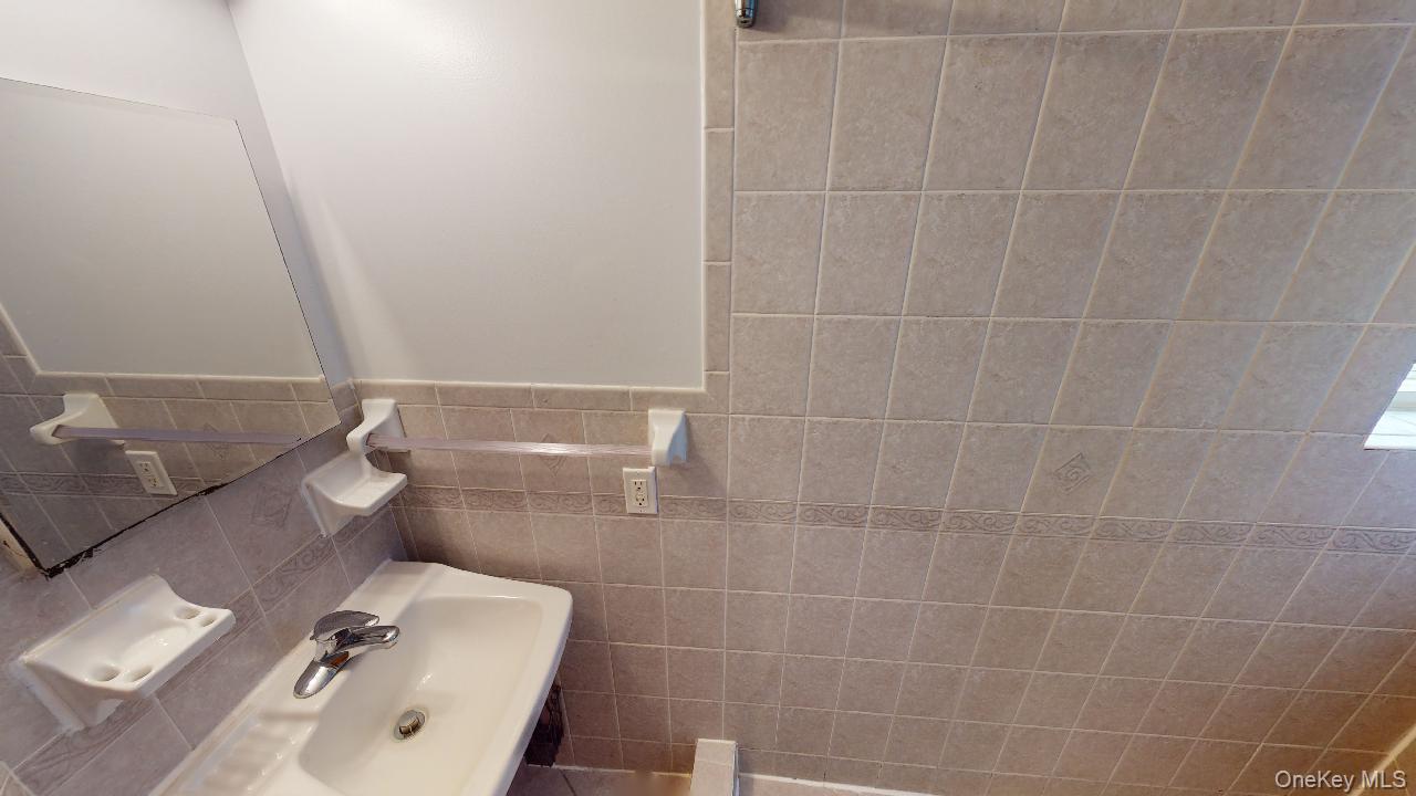 67-08 Exeter Street 2 Property Photo 34