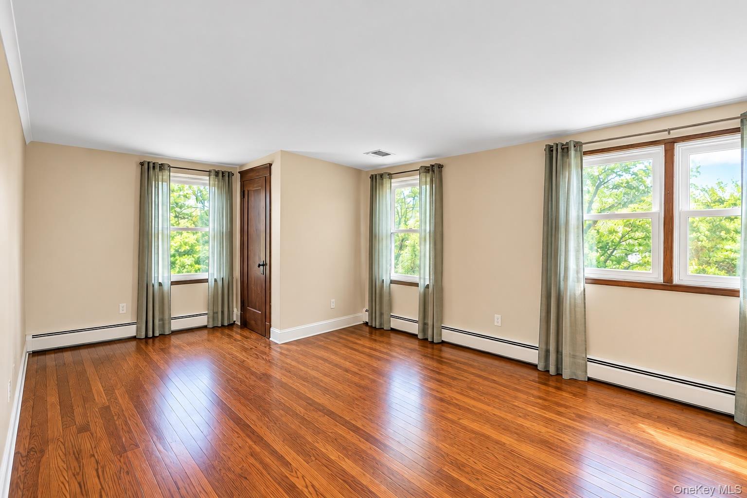270 Pequash Avenue Property Photo 23