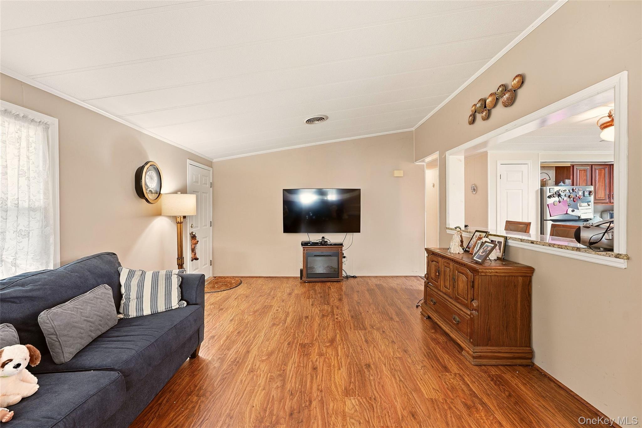 1407 Middle Road 45 Property Photo 6