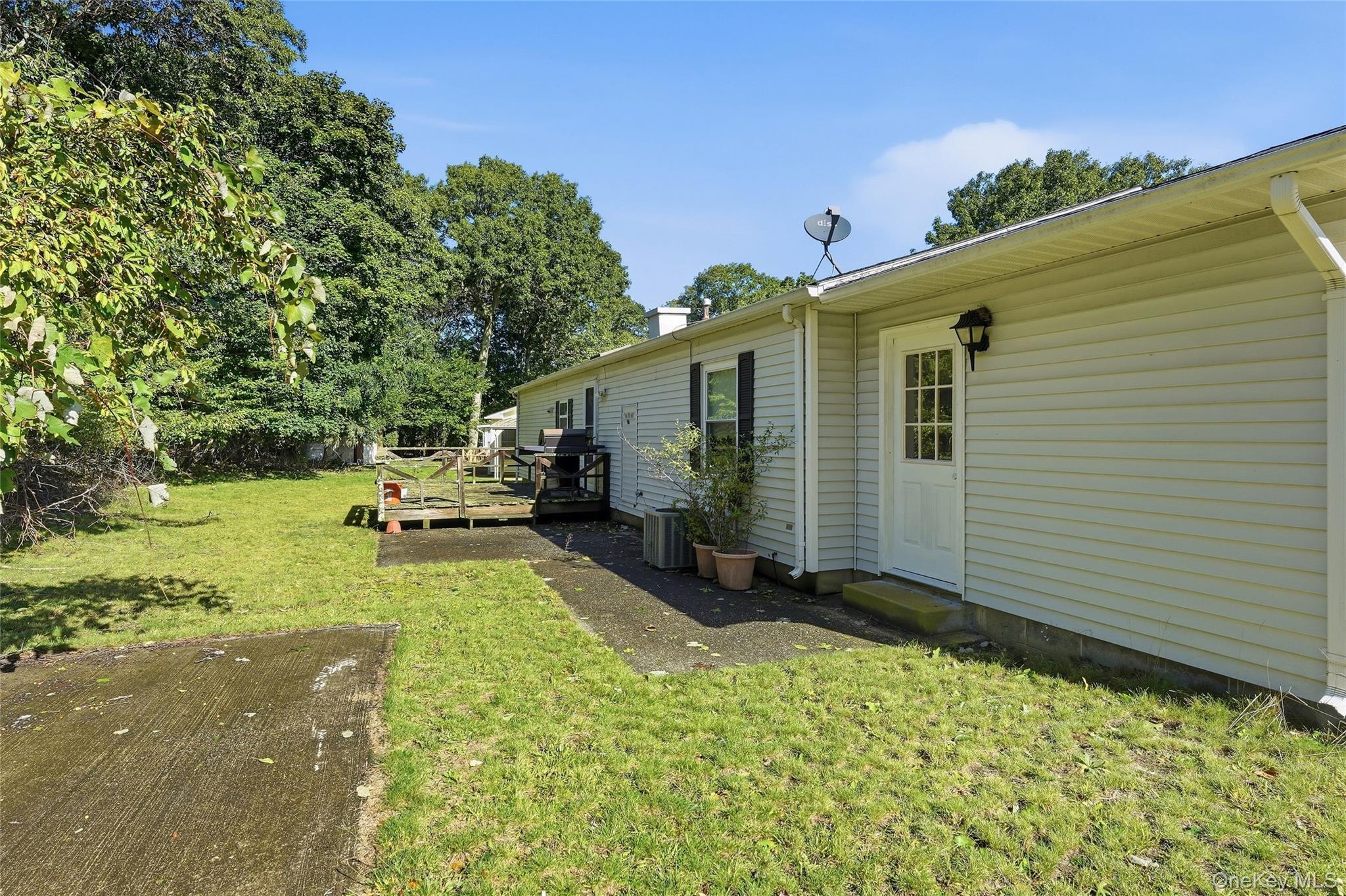 1407 Middle Road 45 Property Photo 11