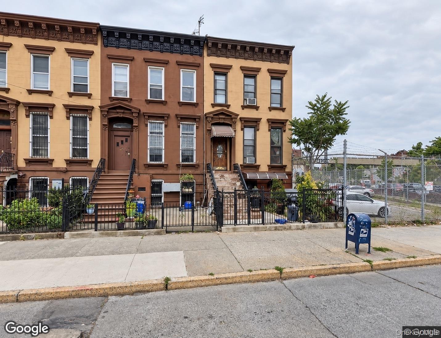 568 Franklin Avenue Property Photo 1