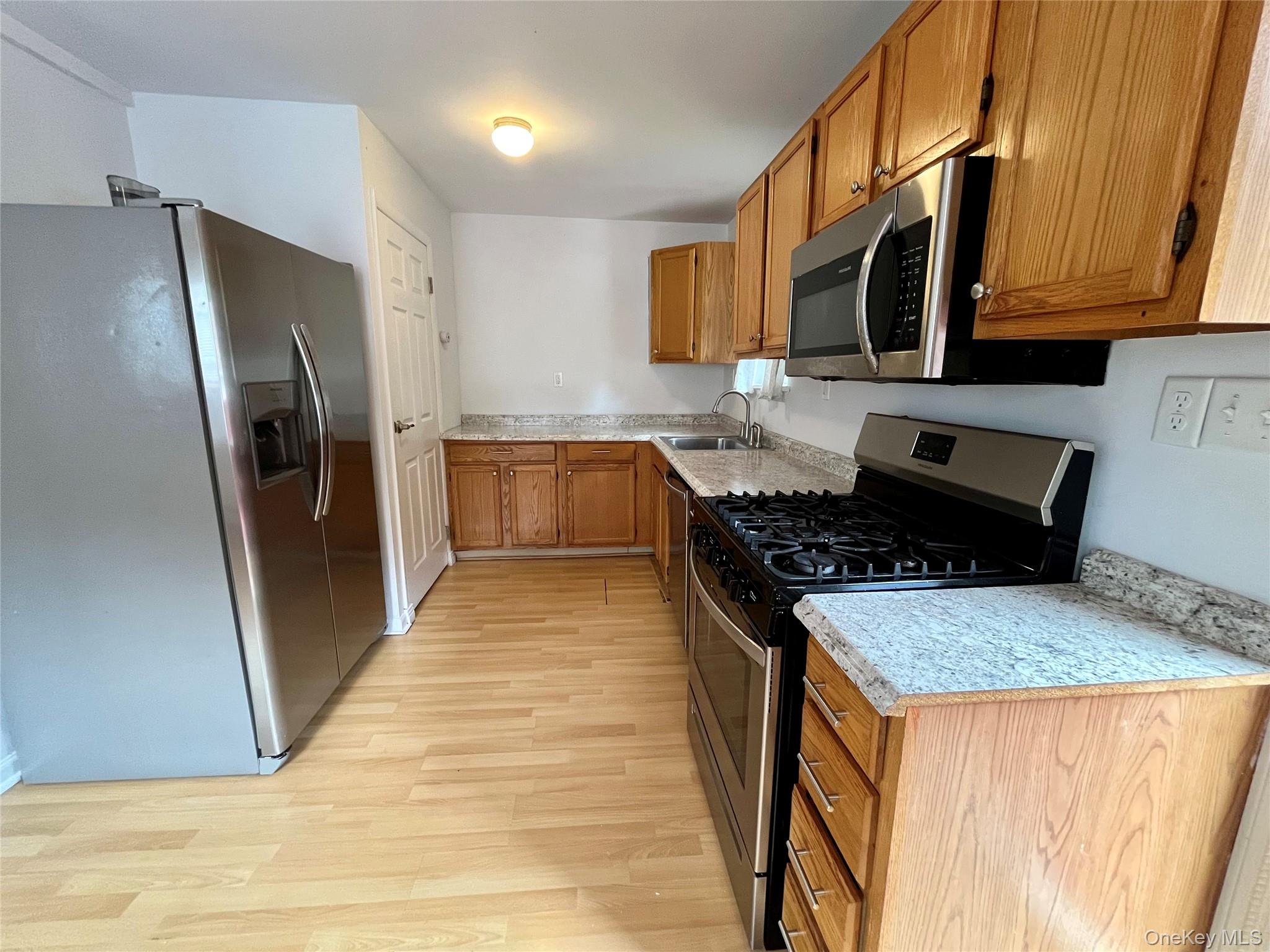 29 Genung Street Property Photo 4