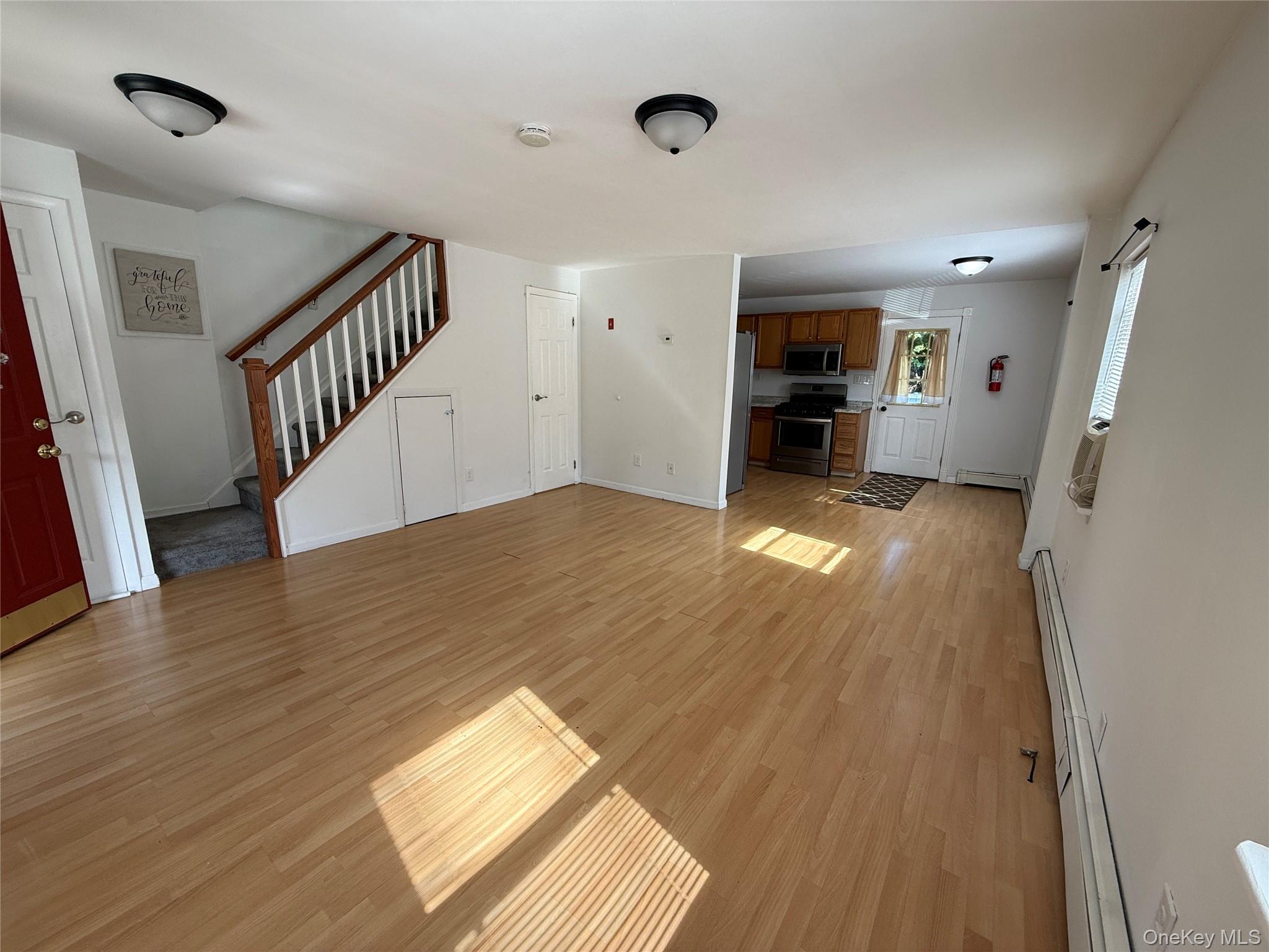 29 Genung Street Property Photo 9