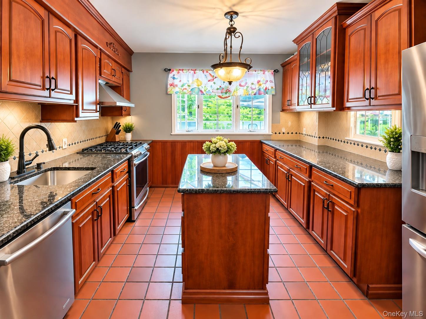 12 Cayuga Avenue Property Photo 6