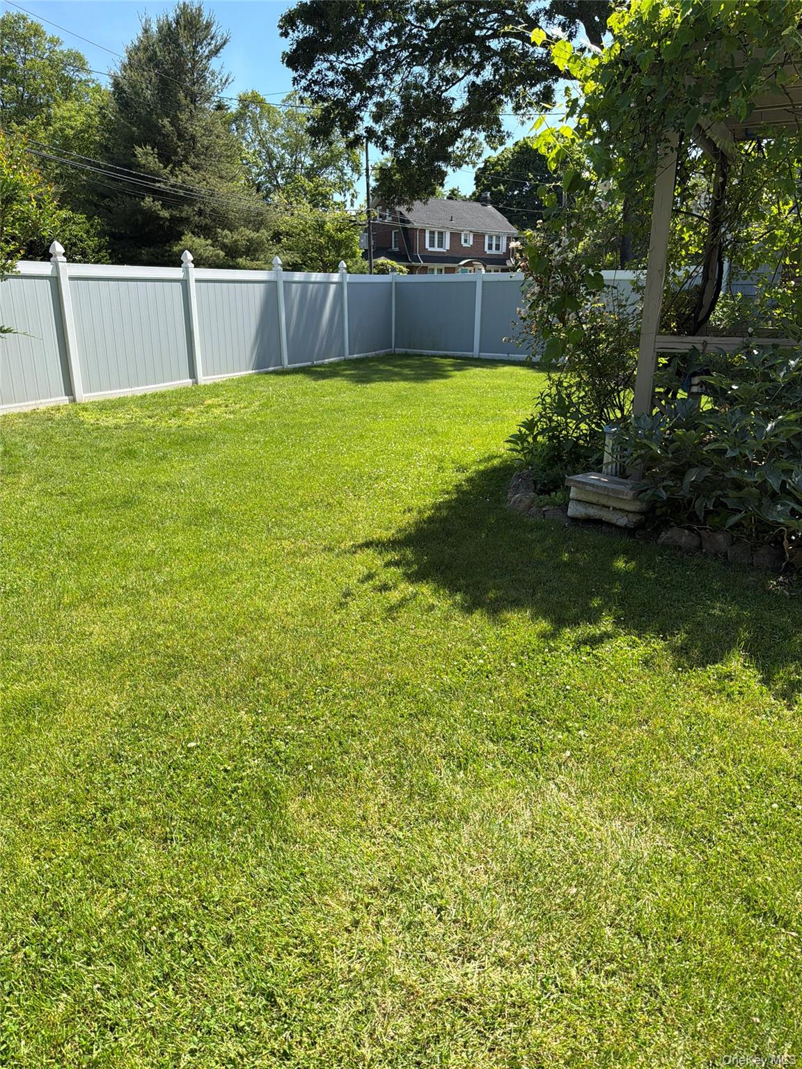 12 Cayuga Avenue Property Photo 18