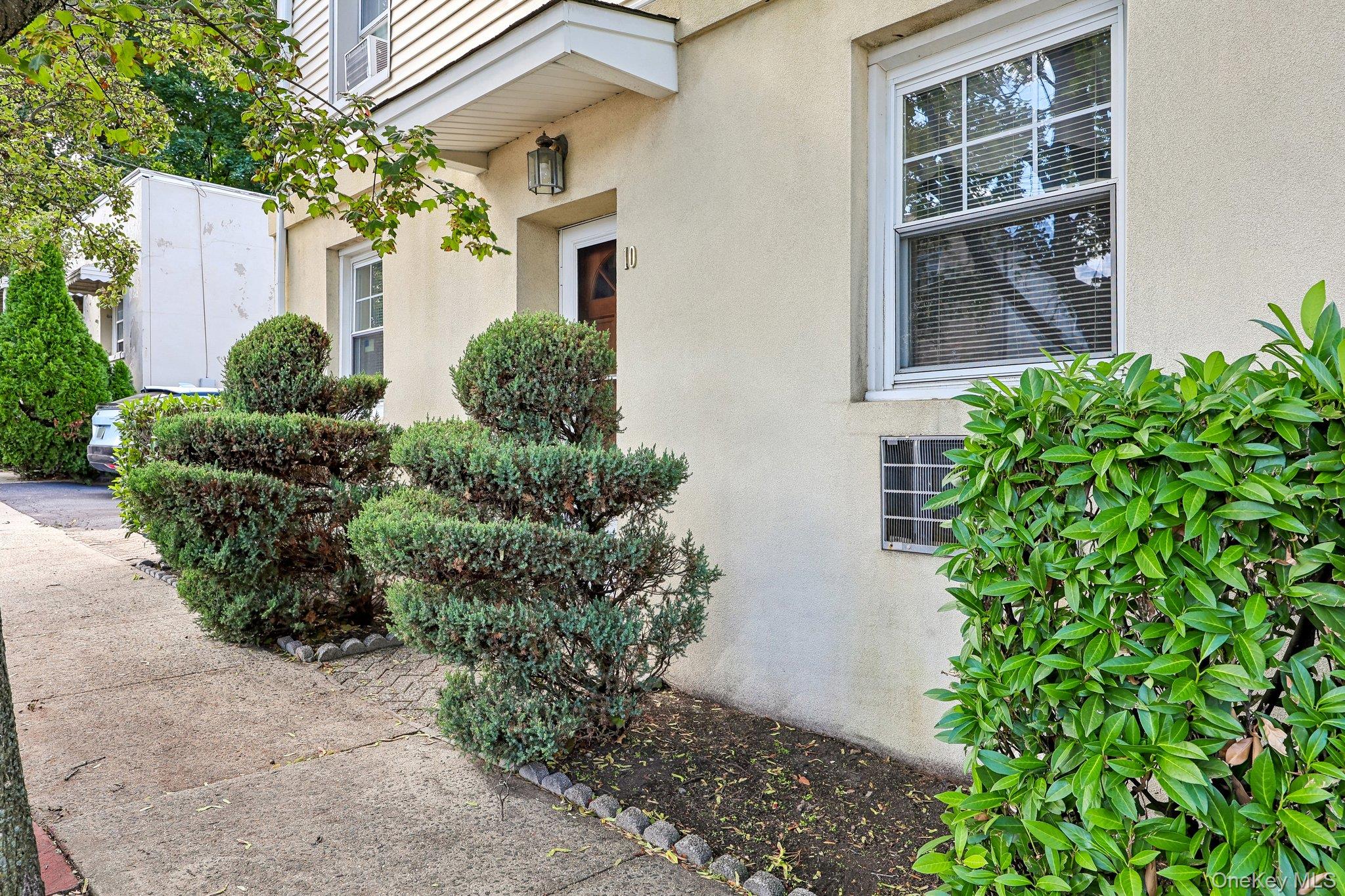 10 4th Street Property Photo 3