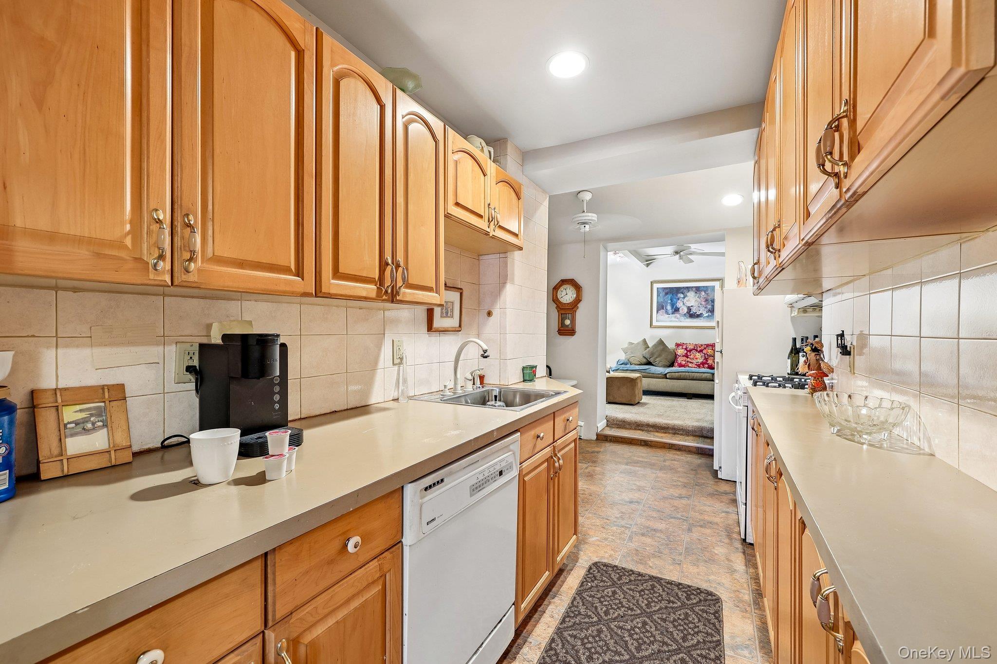 10 4th Street Property Photo 12