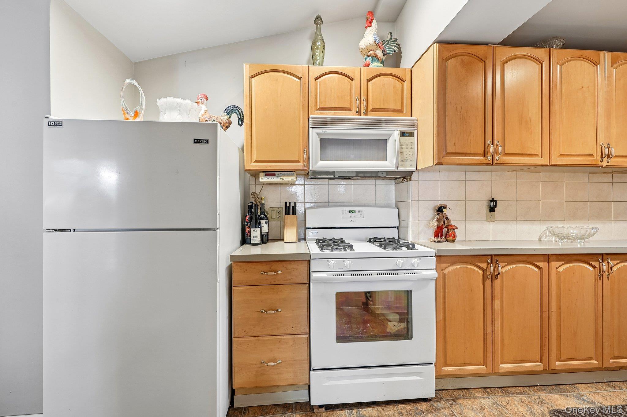 10 4th Street Property Photo 13
