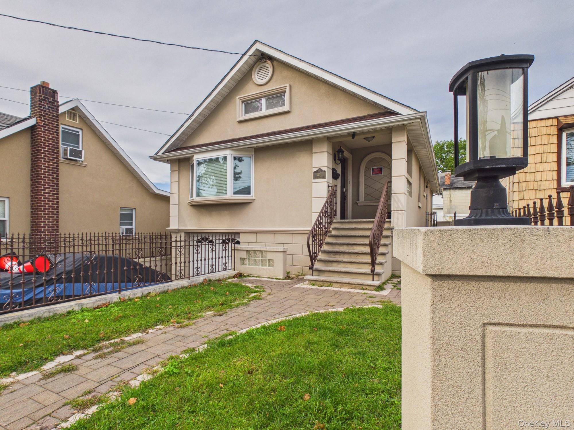 3147 Waterbury Avenue Property Photo 1