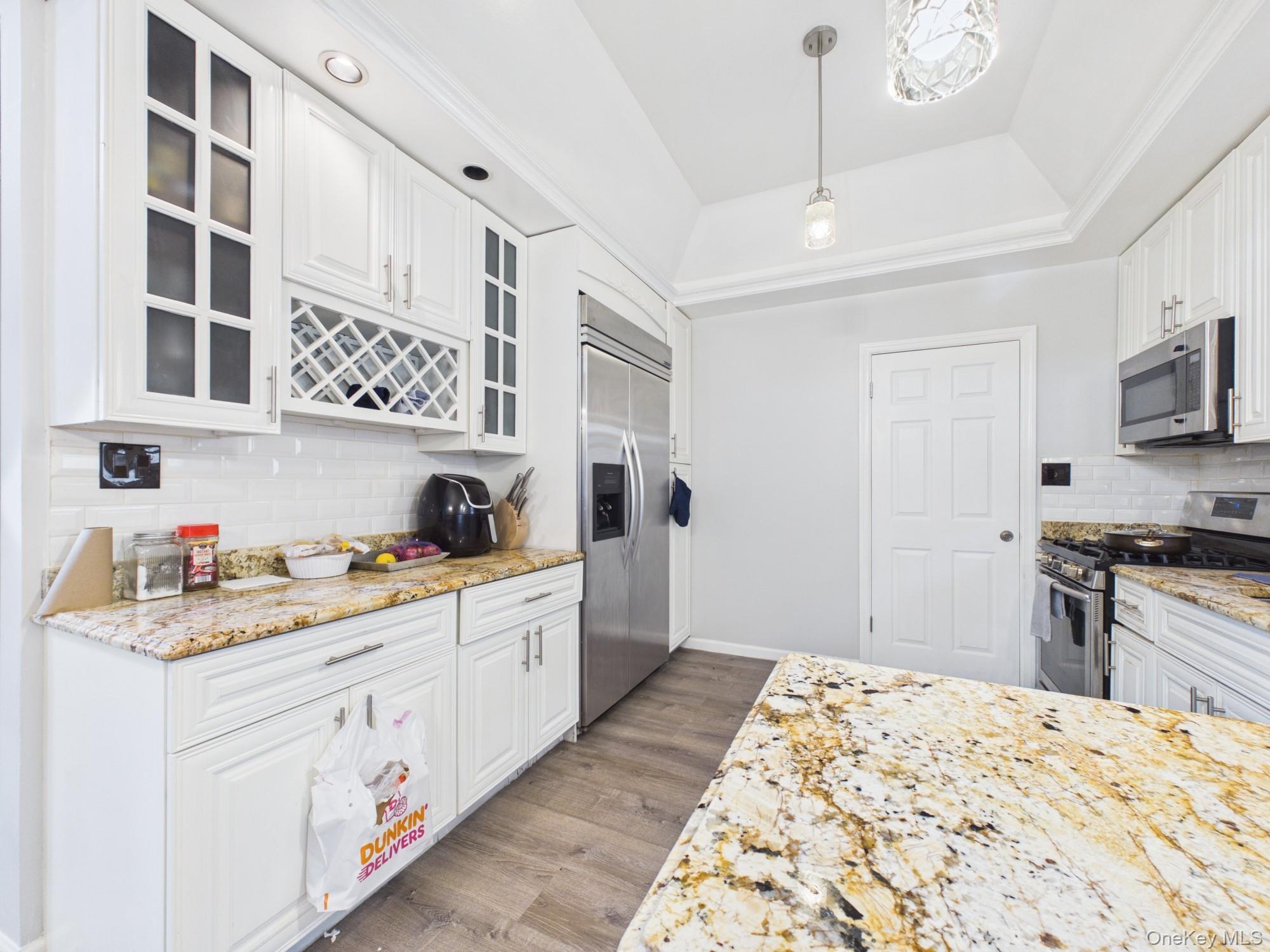 3147 Waterbury Avenue Property Photo 6