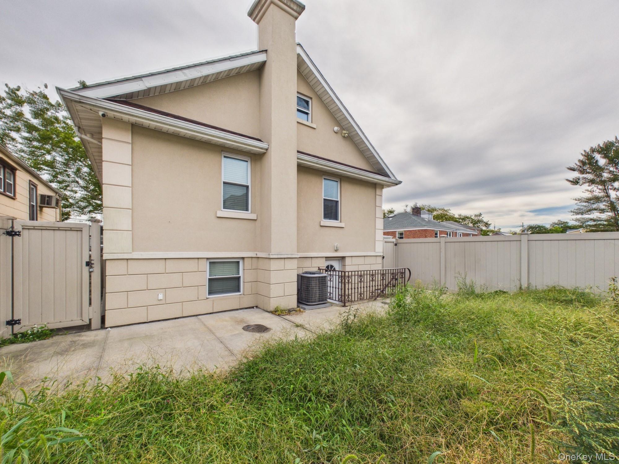 3147 Waterbury Avenue Property Photo 15