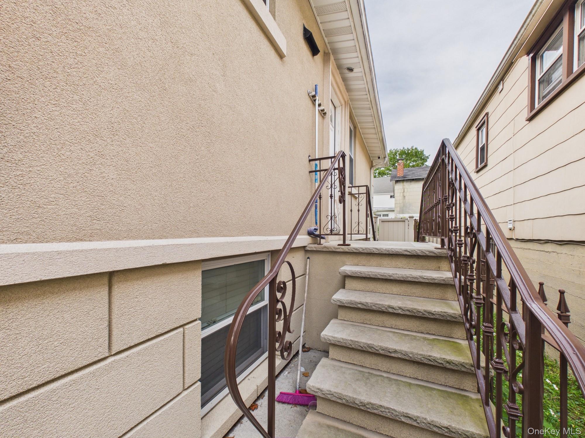 3147 Waterbury Avenue Property Photo 16