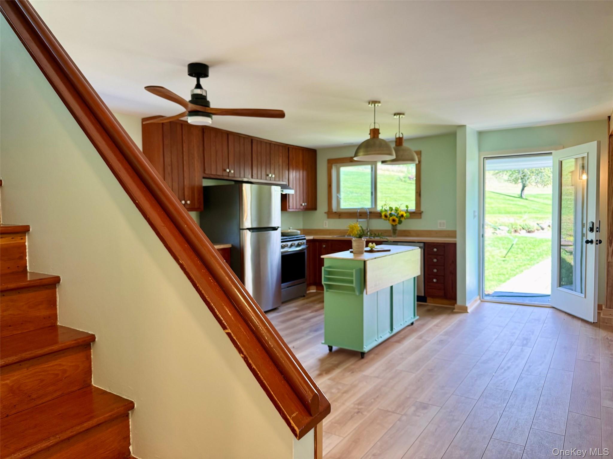 221 Prospect Hill Road Property Photo 3