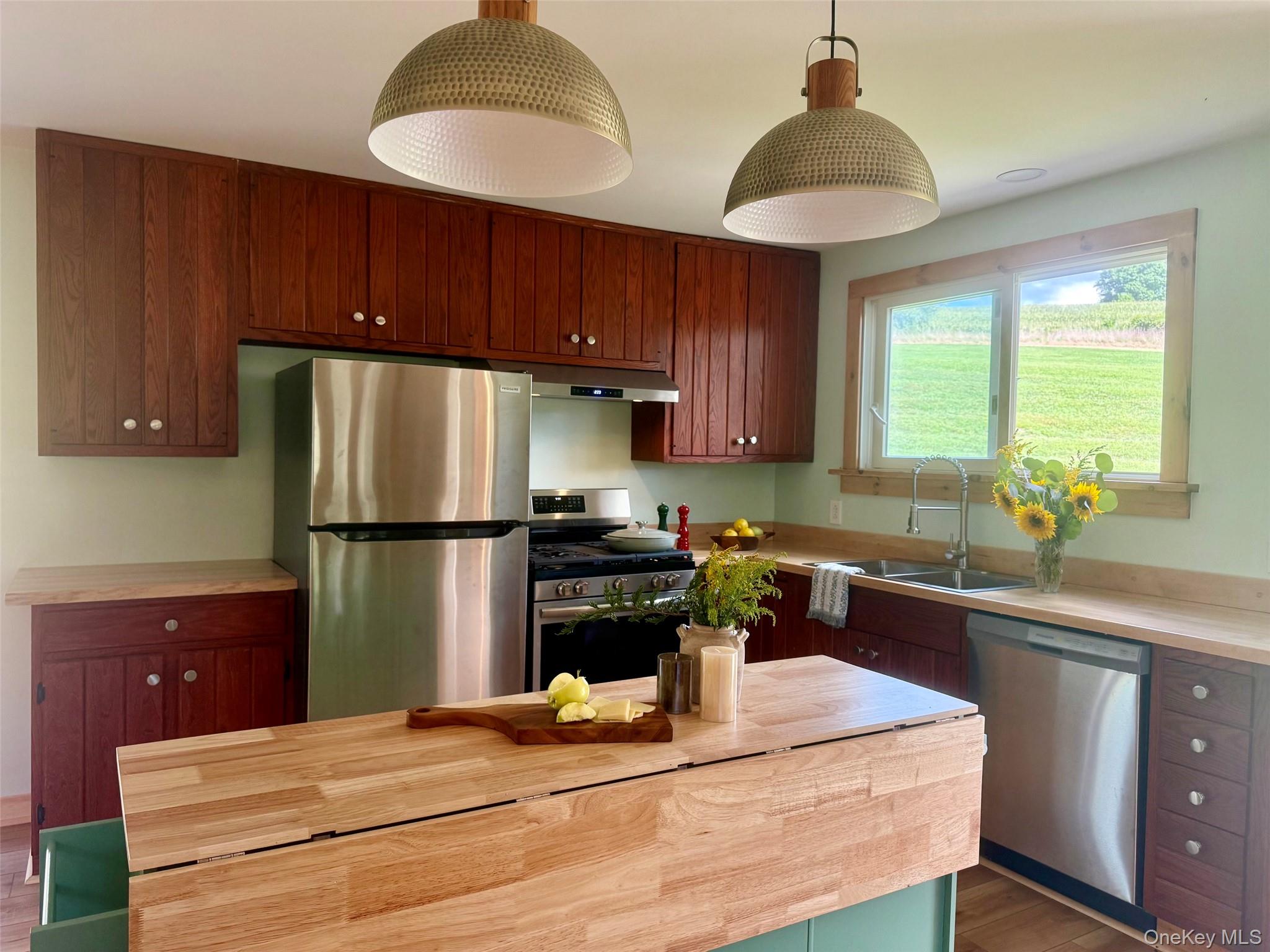 221 Prospect Hill Road Property Photo 4