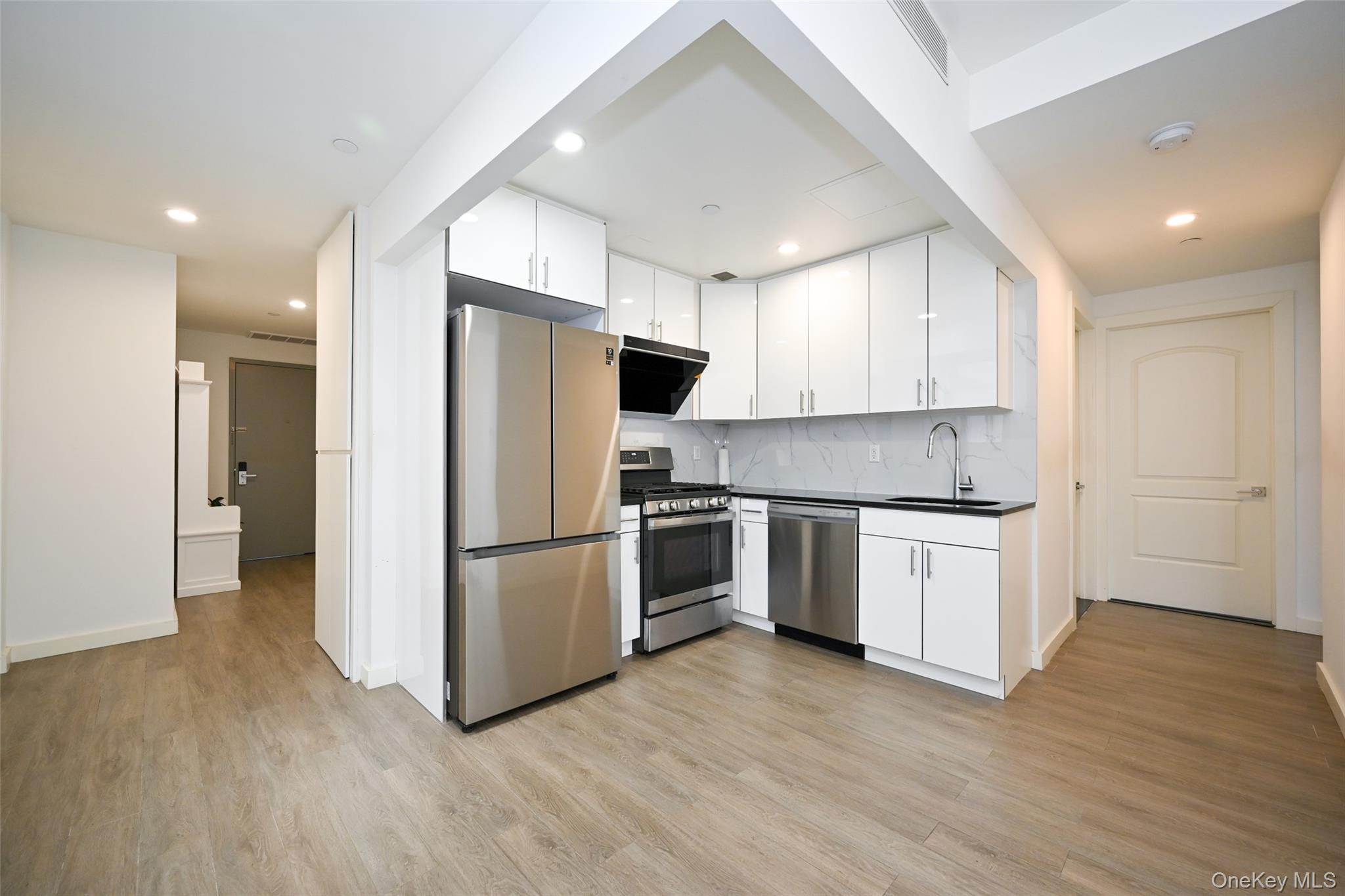 144-27 Sanford Avenue 5k Property Photo 7