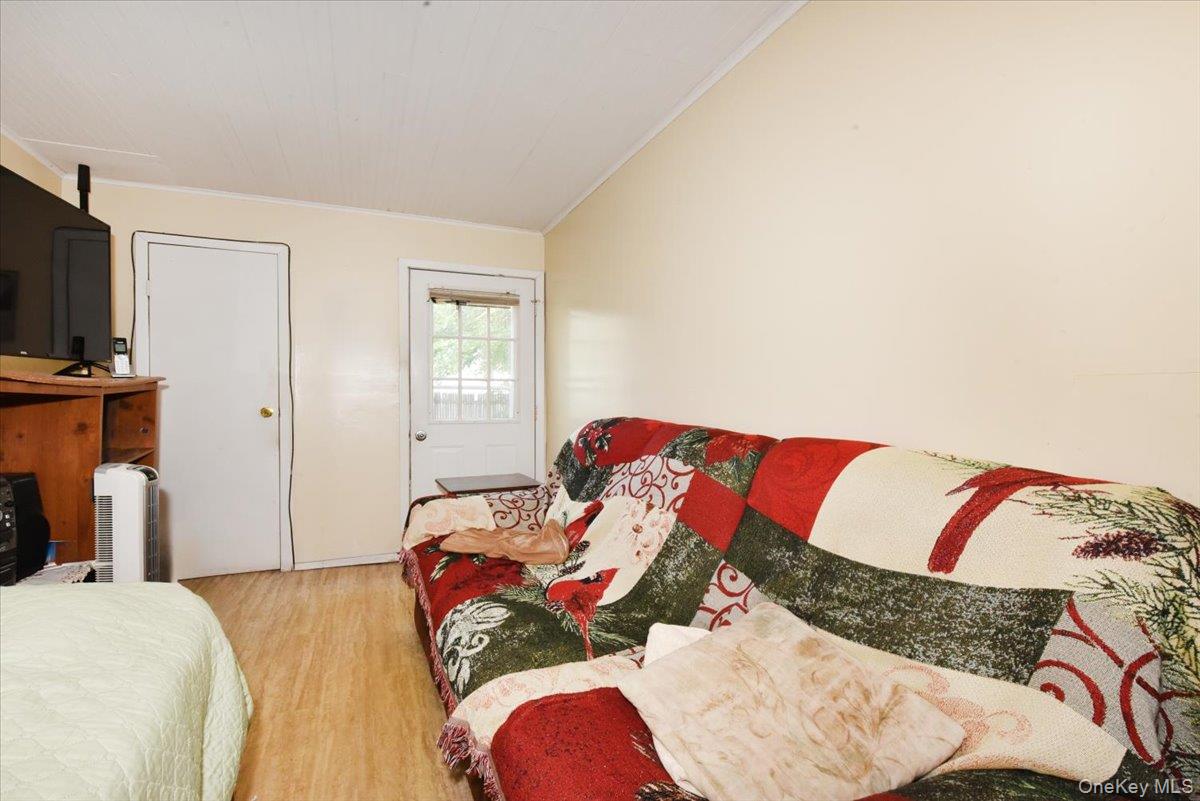 403 Oak Street Property Photo 16