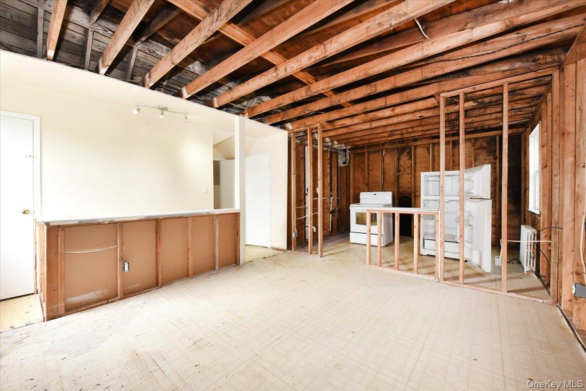403 Oak Street Property Photo 23