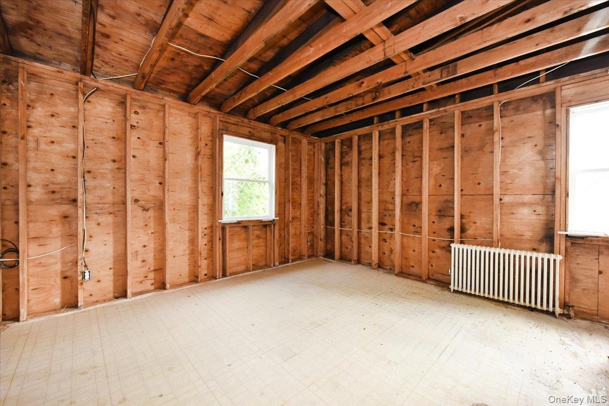 403 Oak Street Property Photo 24