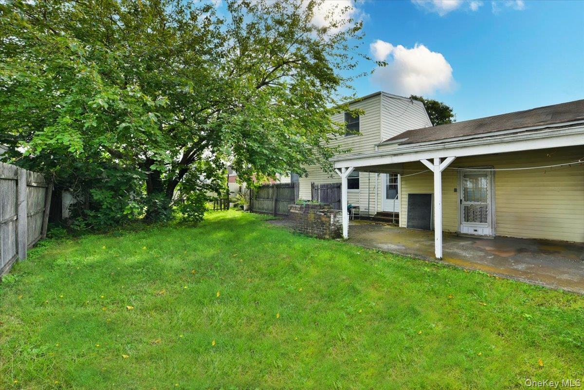 403 Oak Street Property Photo 25