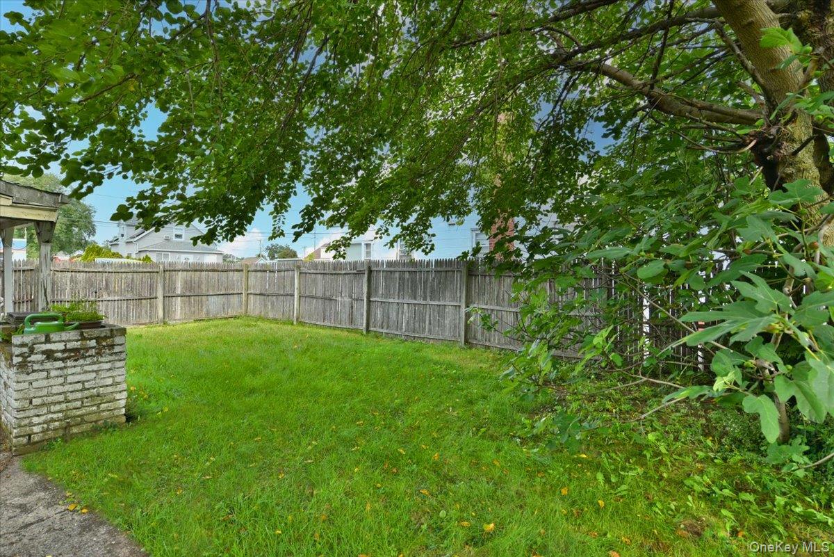 403 Oak Street Property Photo 26
