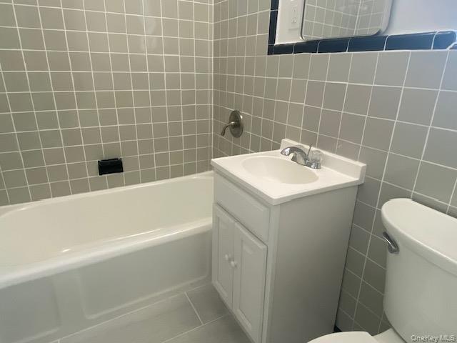 245-15 77th Crescent F-2 Property Photo 9