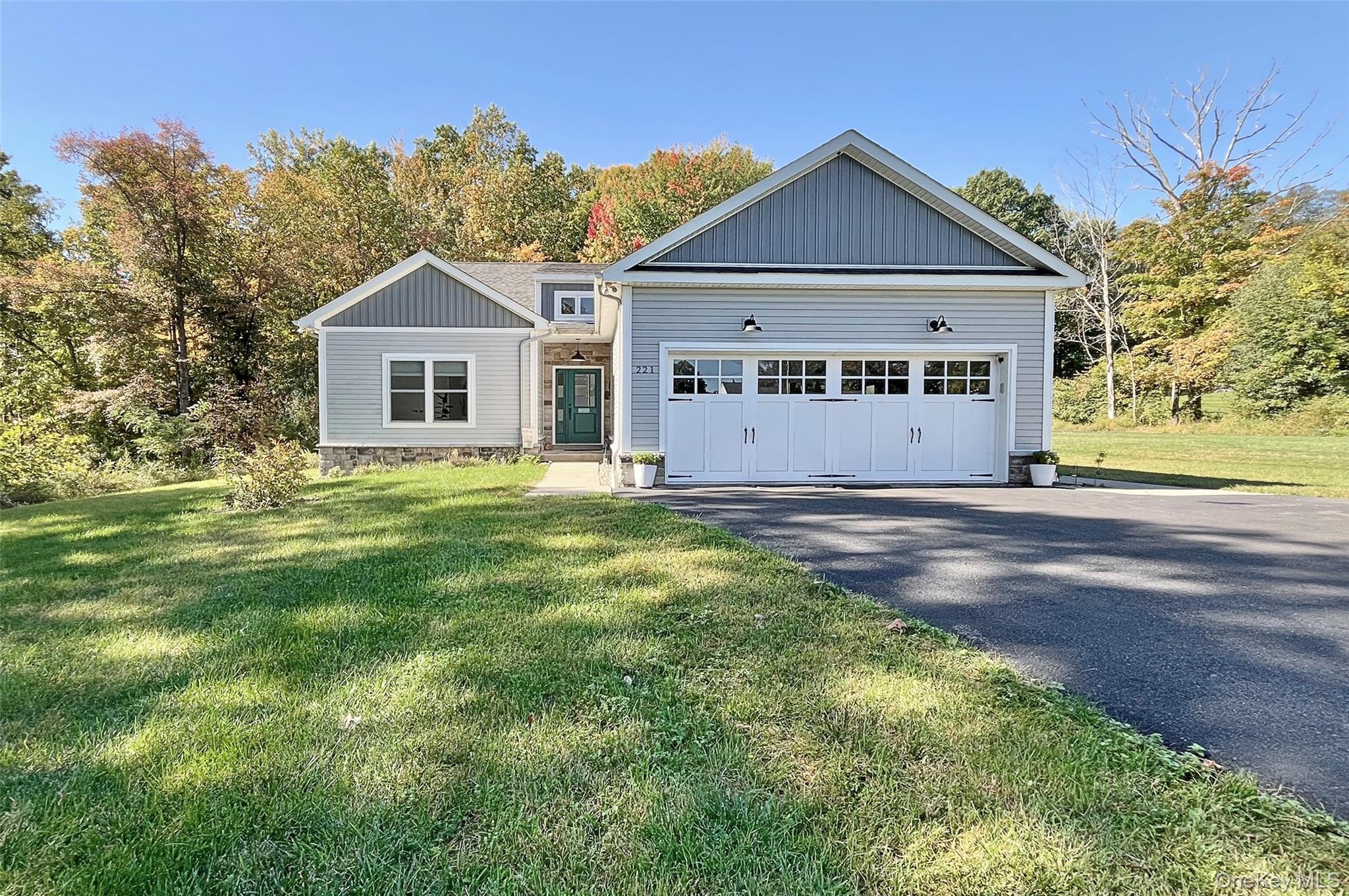 221 Maple Avenue Property Photo 1