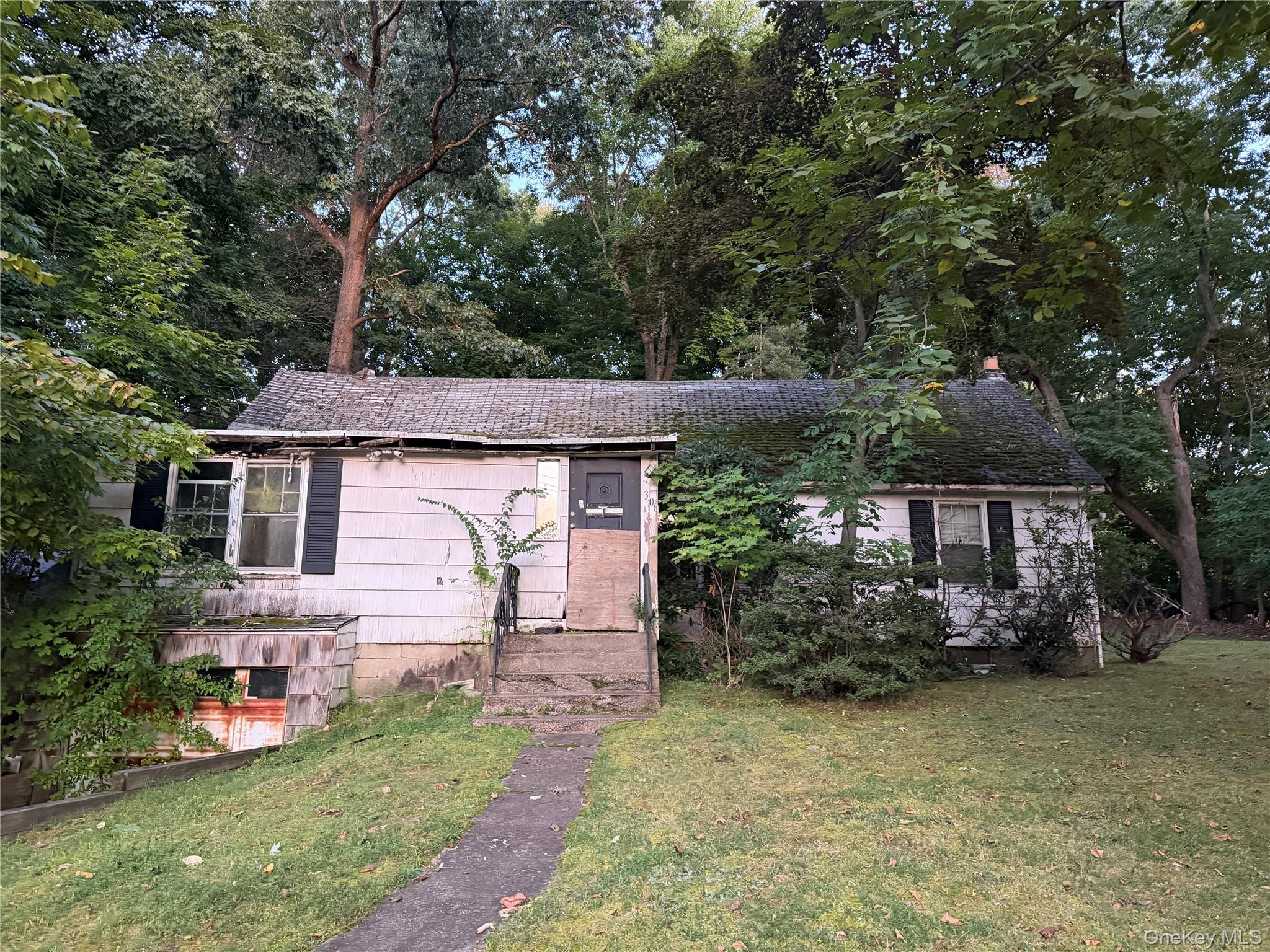 306 Spook Rock Road Property Photo 1