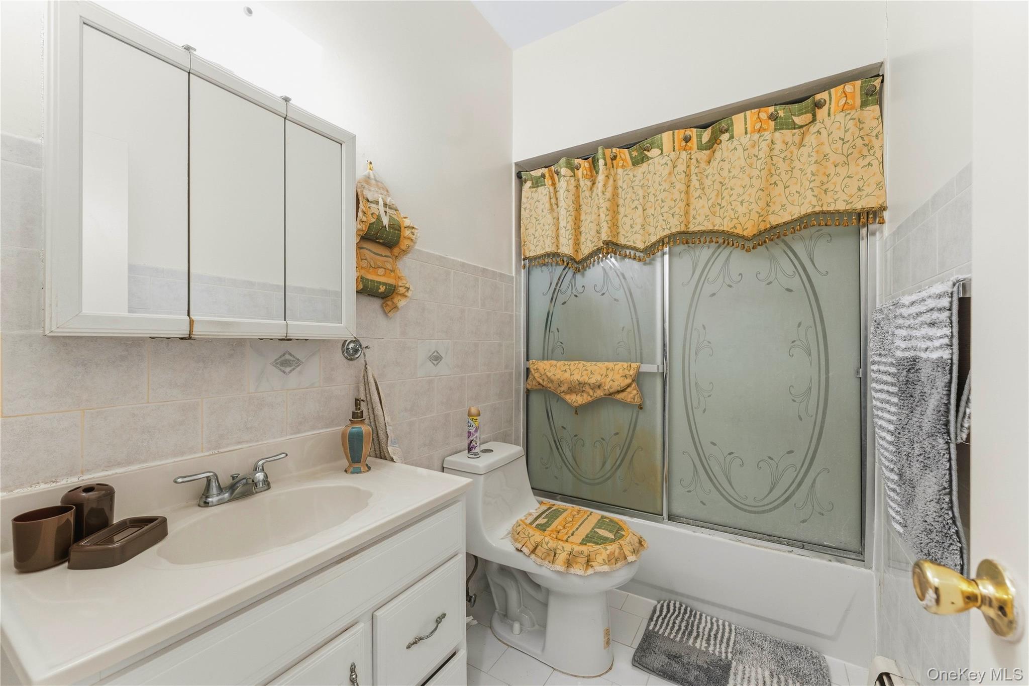 1556 Longfellow Avenue Property Photo 11