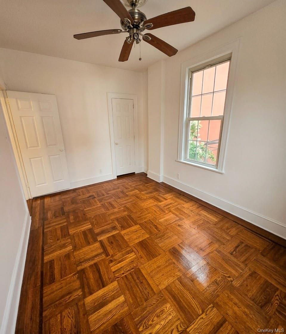 4115 Manhattan Avenue Property Photo 6
