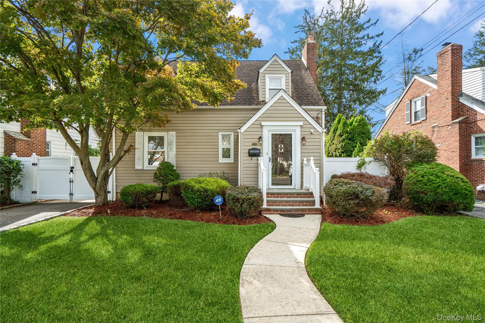 173 2nd Street Property Photo 1