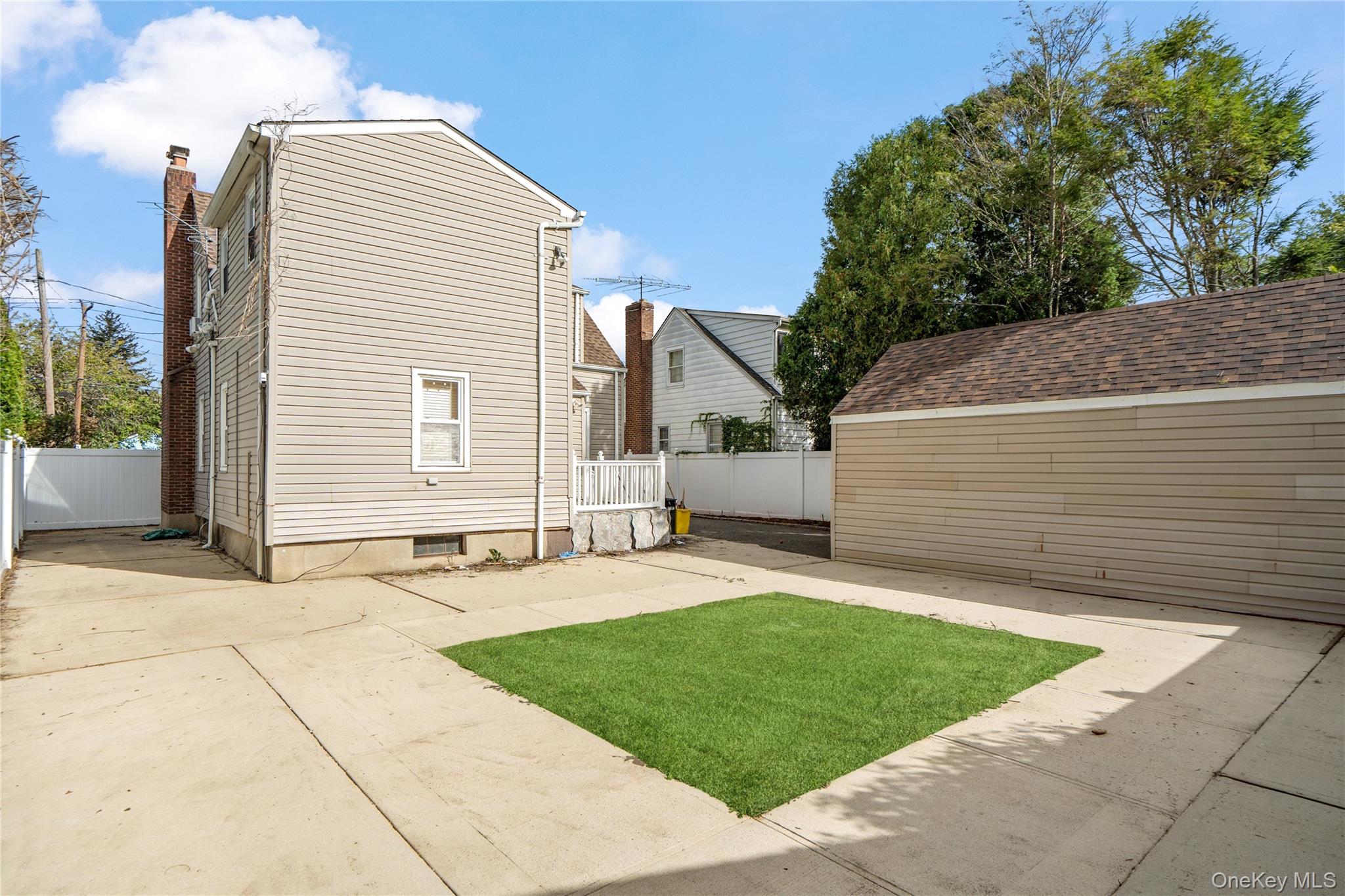 173 2nd Street Property Photo 29