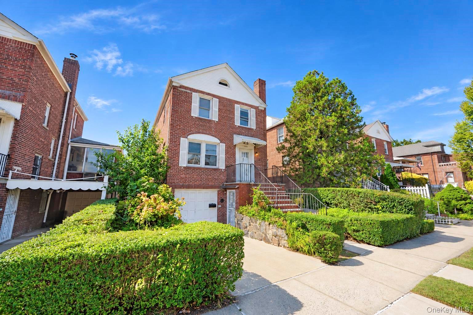 1845 Hering Avenue Property Photo 4
