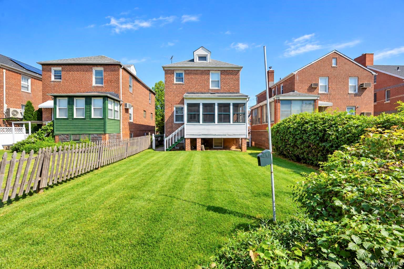 1845 Hering Avenue Property Photo 8