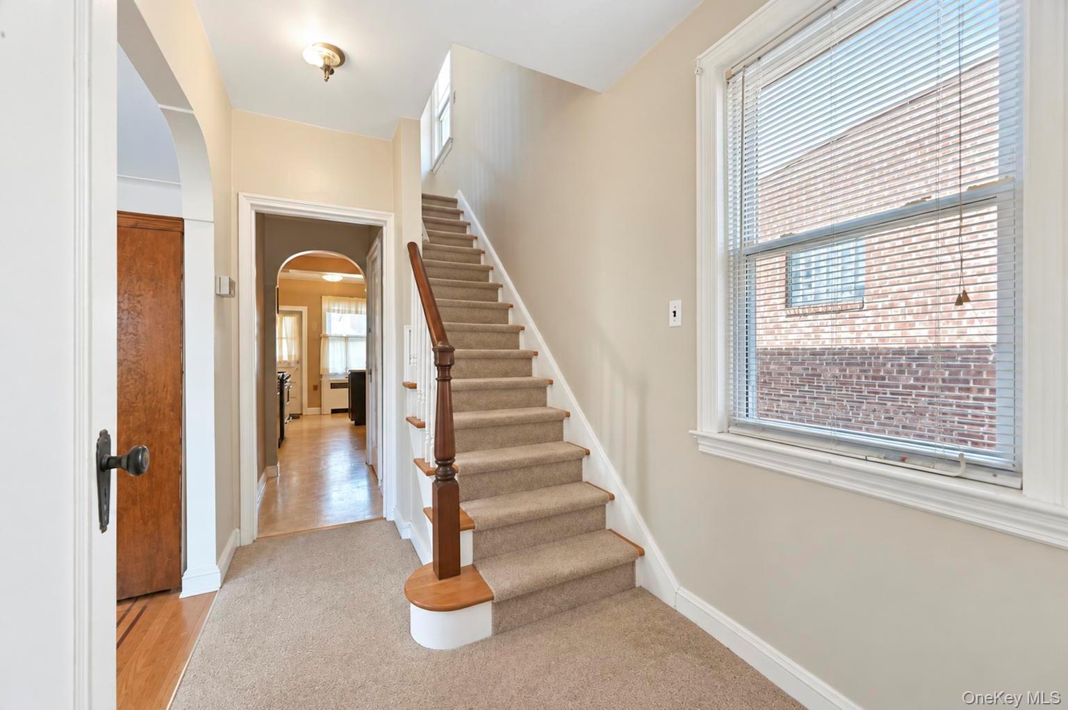 1845 Hering Avenue Property Photo 12