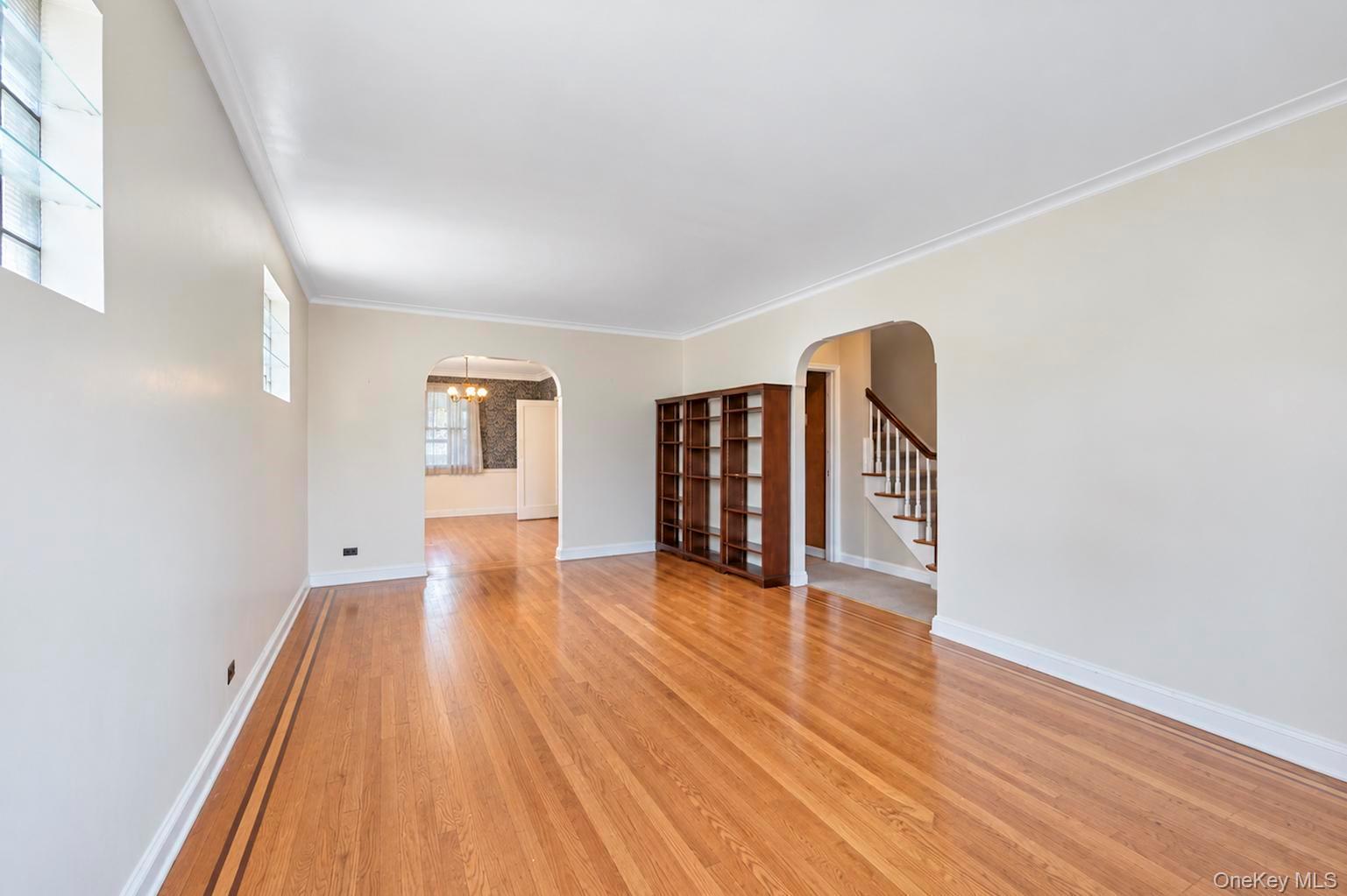1845 Hering Avenue Property Photo 14
