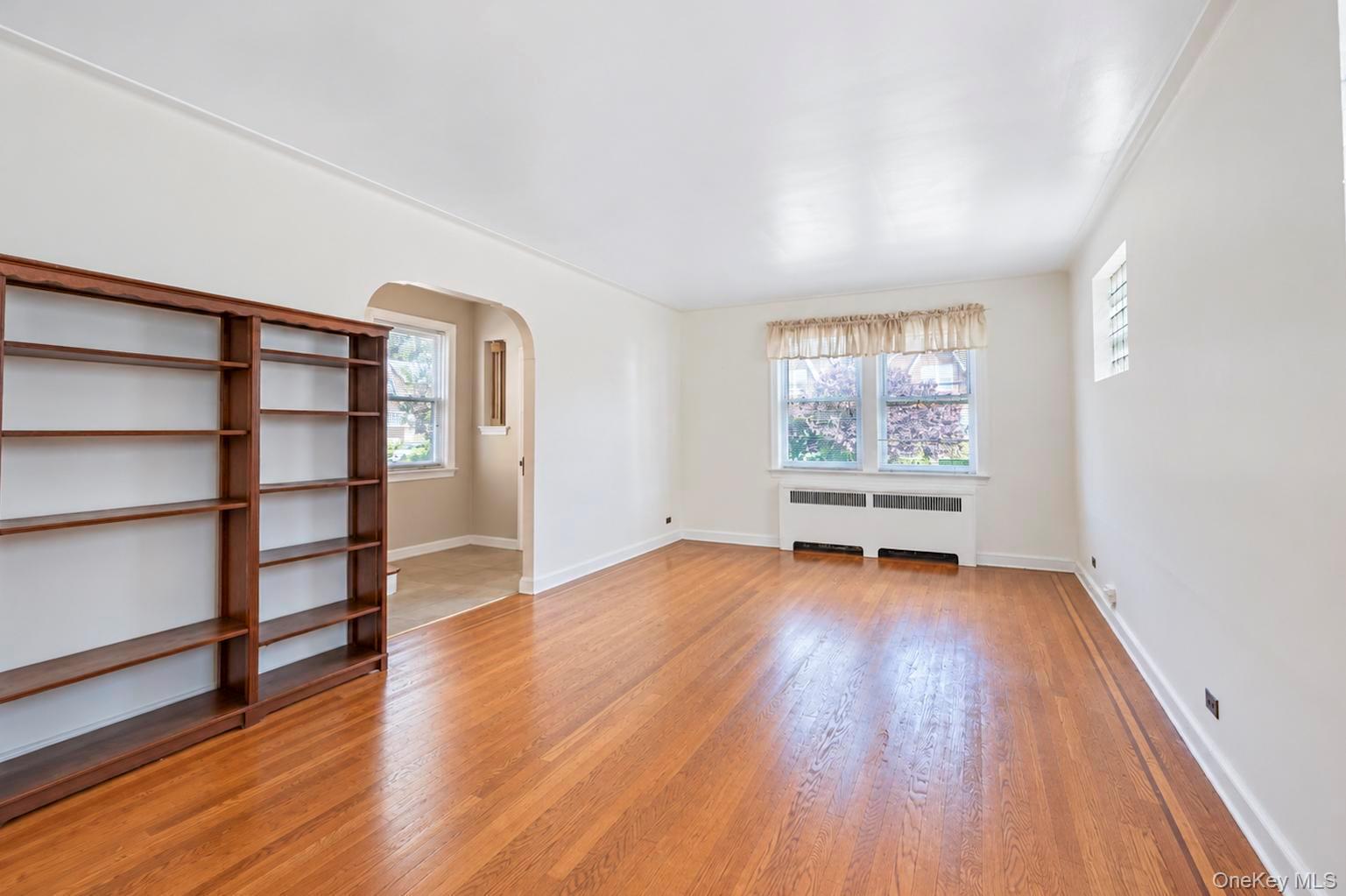 1845 Hering Avenue Property Photo 15