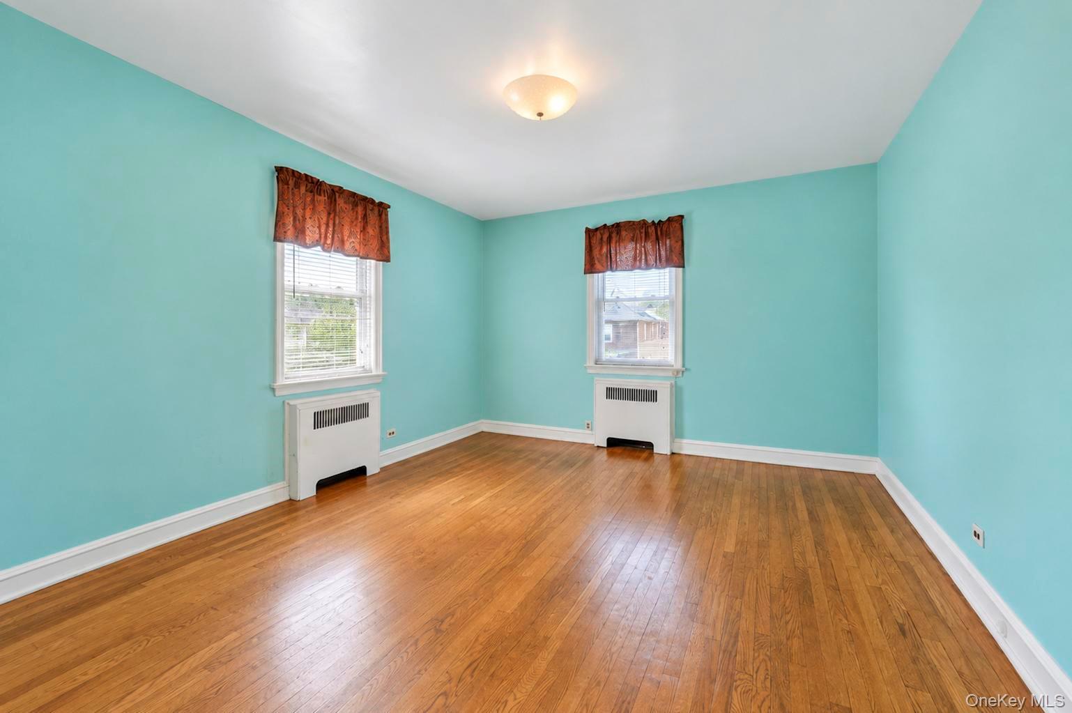 1845 Hering Avenue Property Photo 26