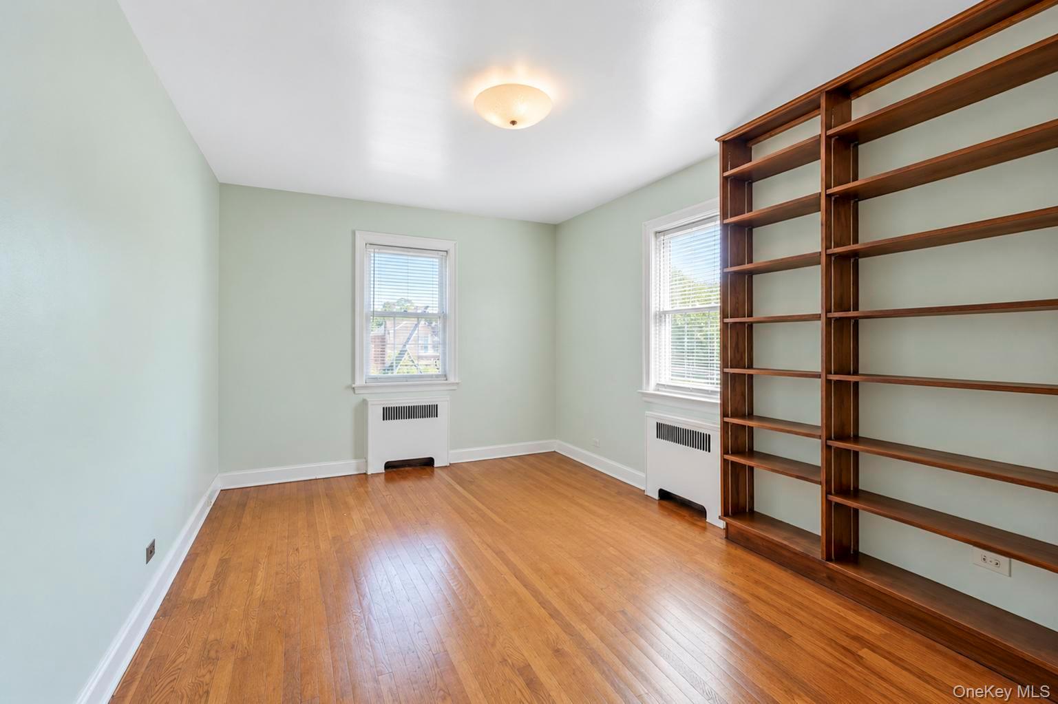 1845 Hering Avenue Property Photo 28