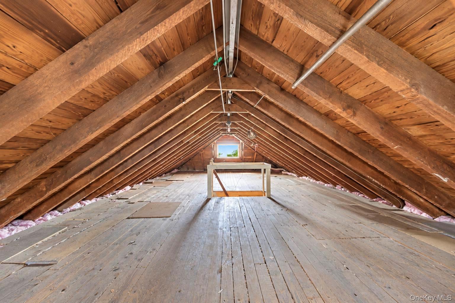 1845 Hering Avenue Property Photo 34