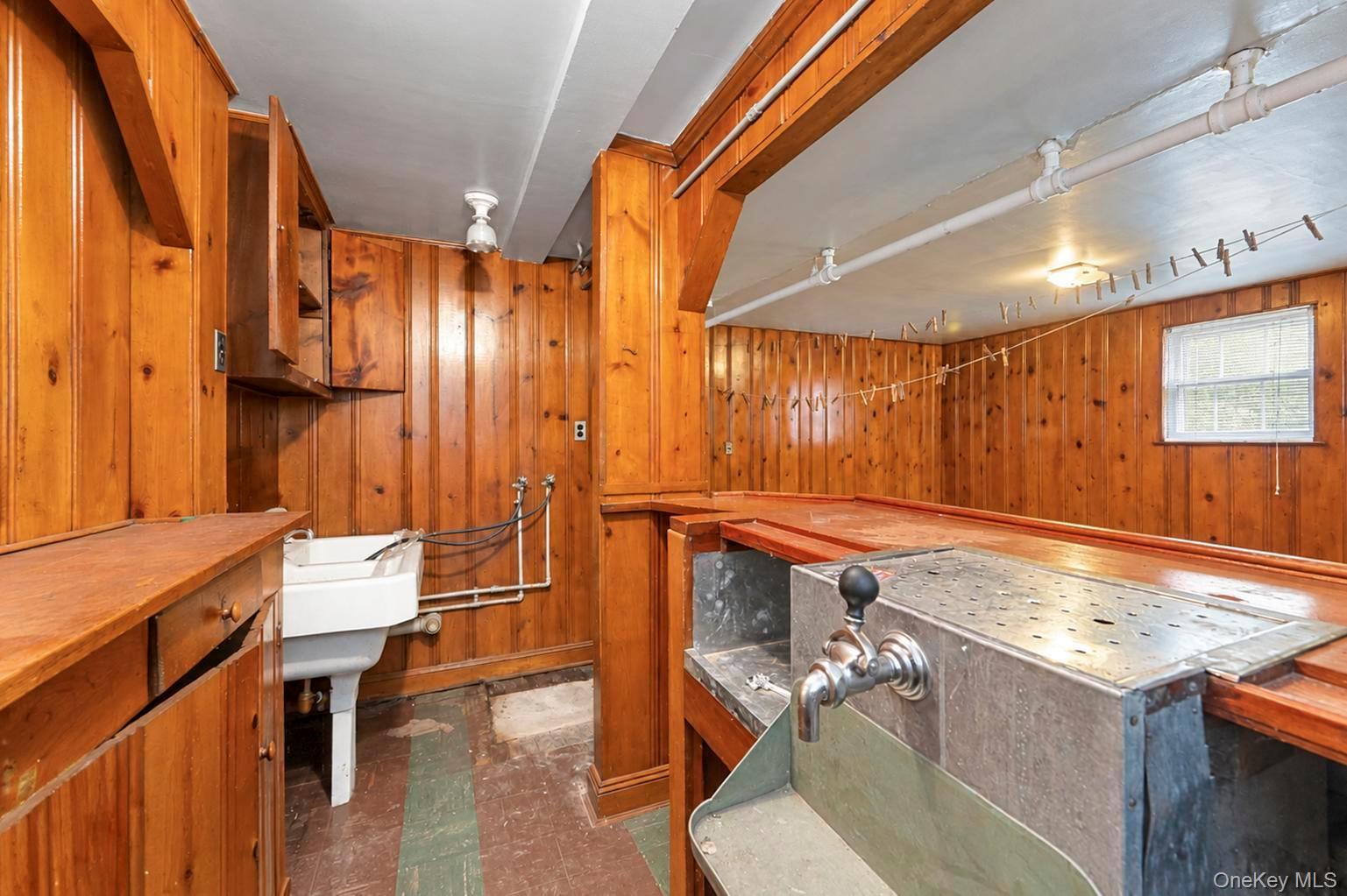 1845 Hering Avenue Property Photo 39