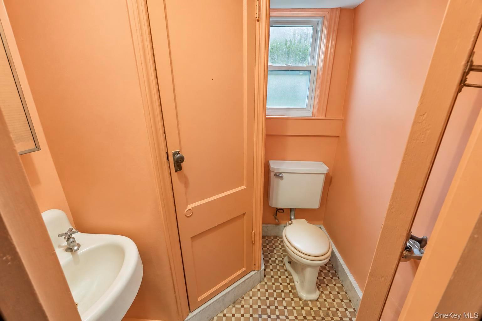 1845 Hering Avenue Property Photo 41