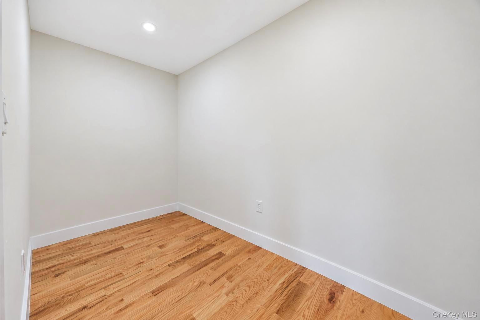 18 Sportsmans Avenue Property Photo 44