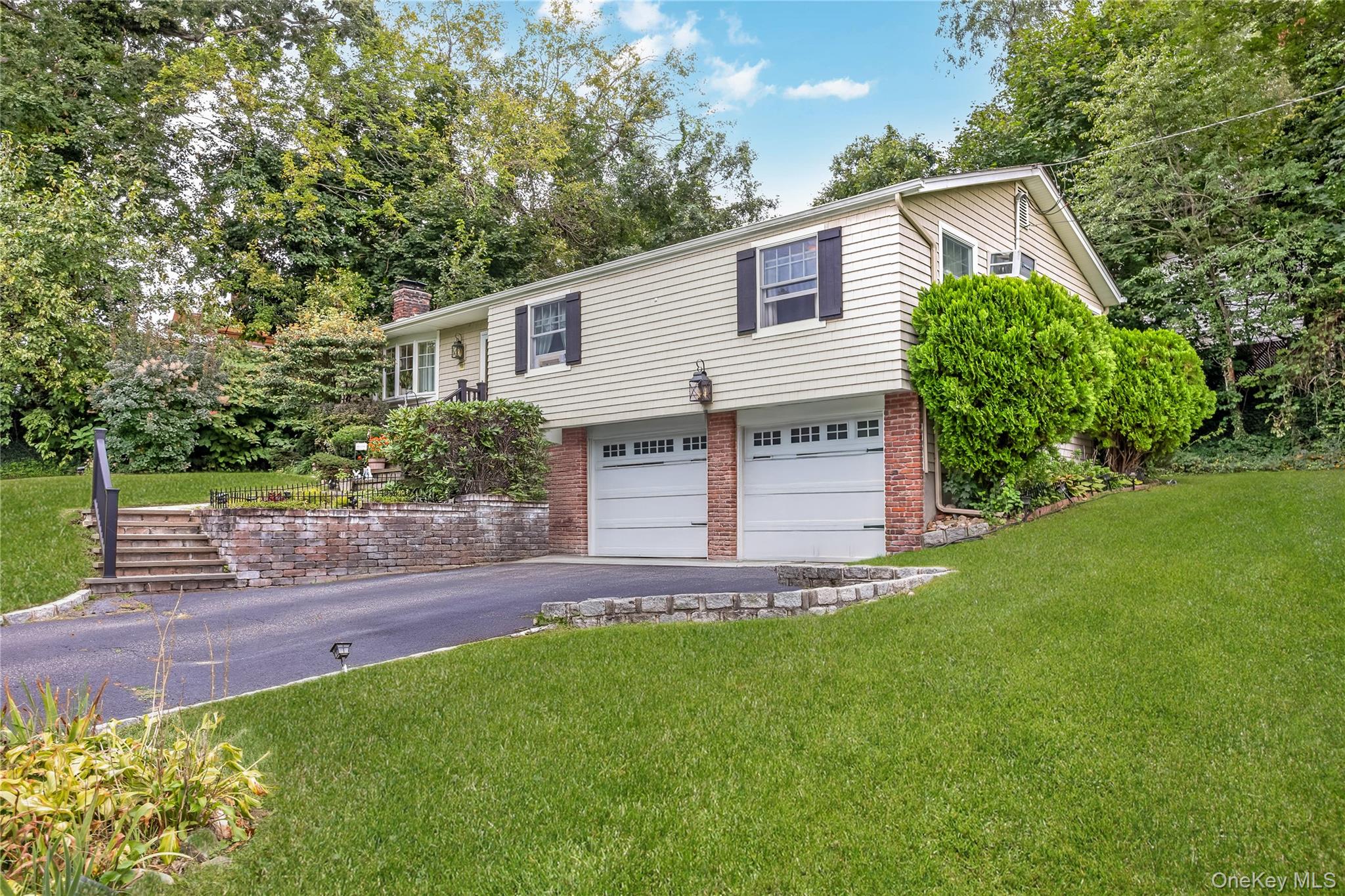 146 Elm Street Property Photo 2
