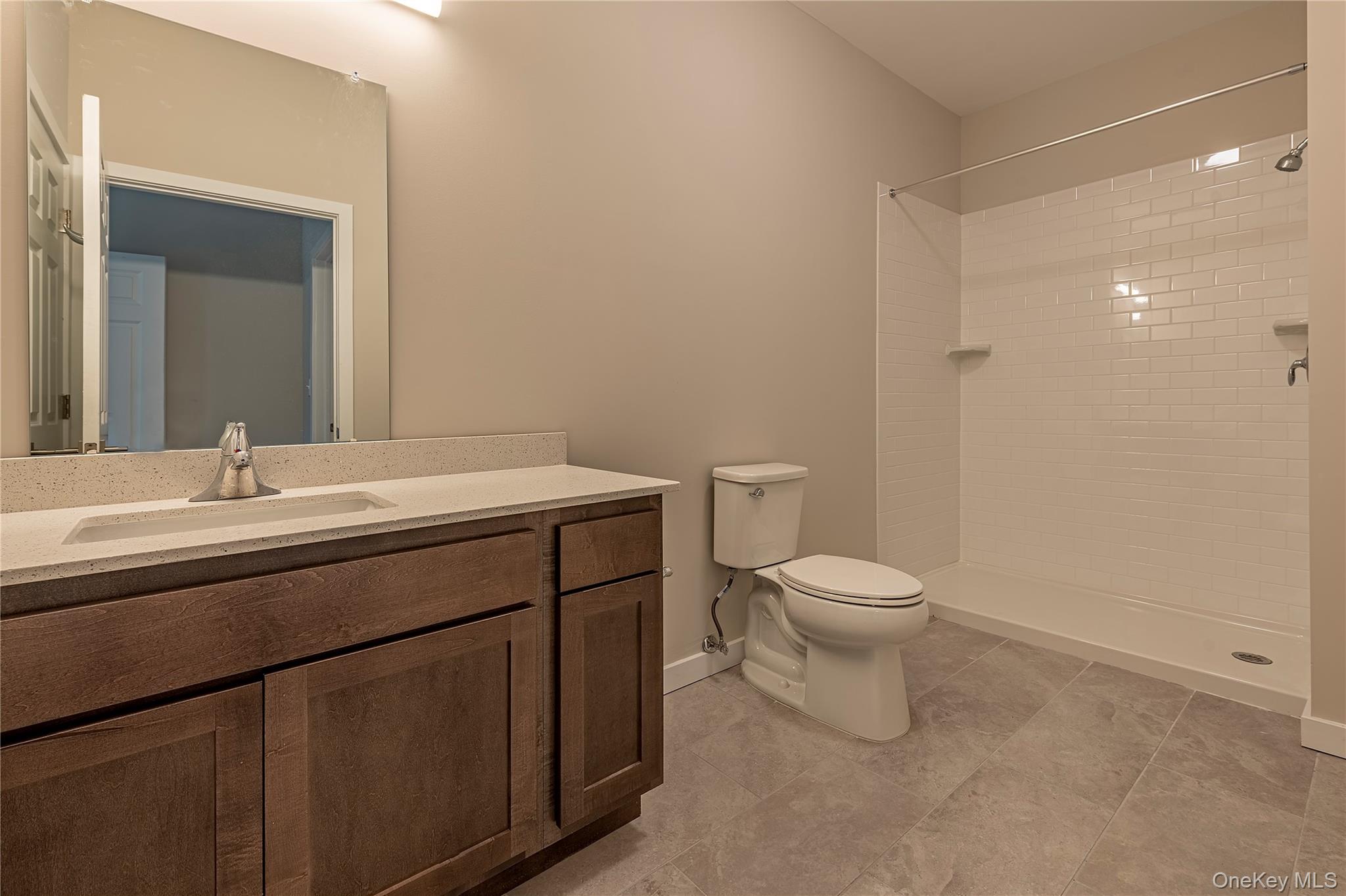 87 N Chestnut Street 206 Property Photo 6