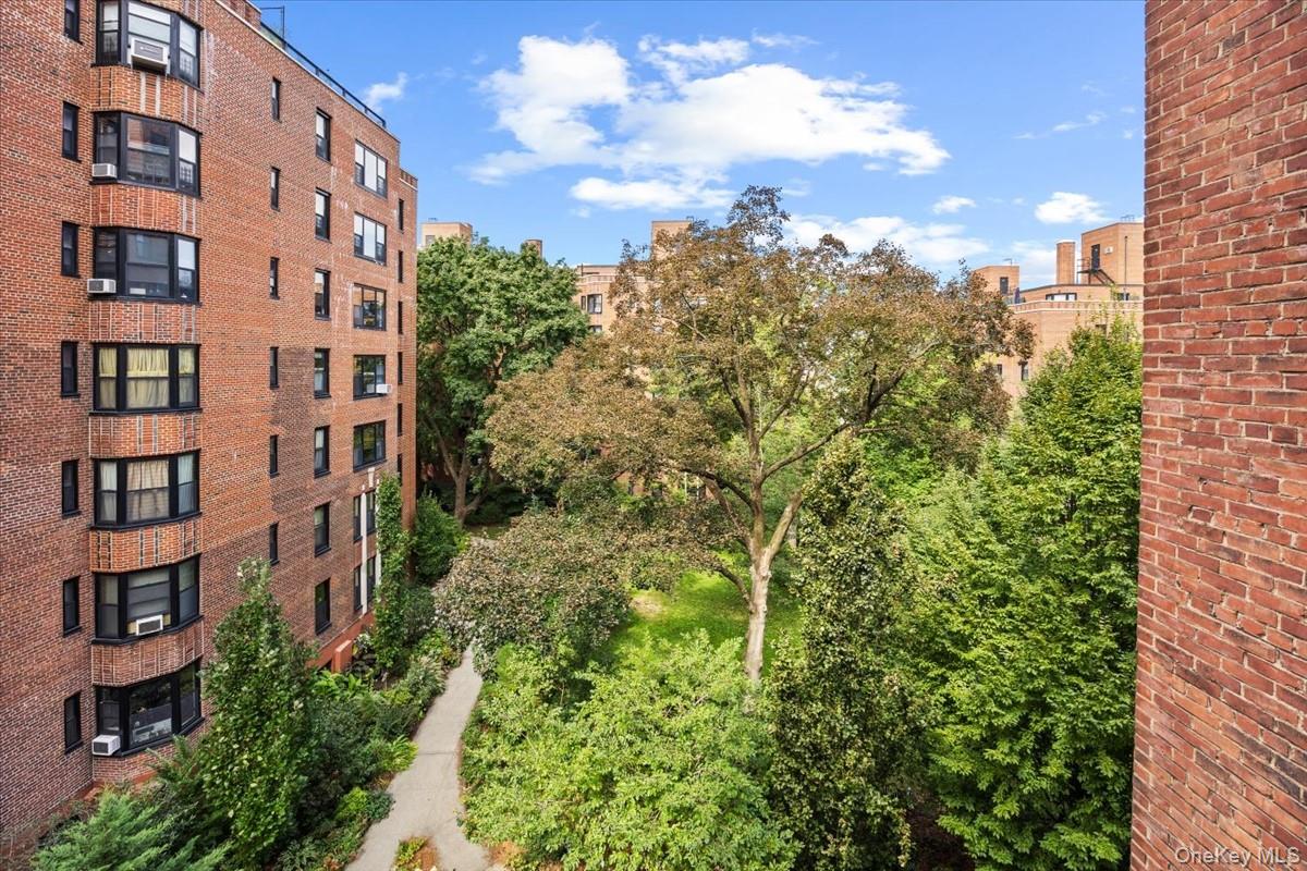65 Park Terrace East C67 Property Photo 3