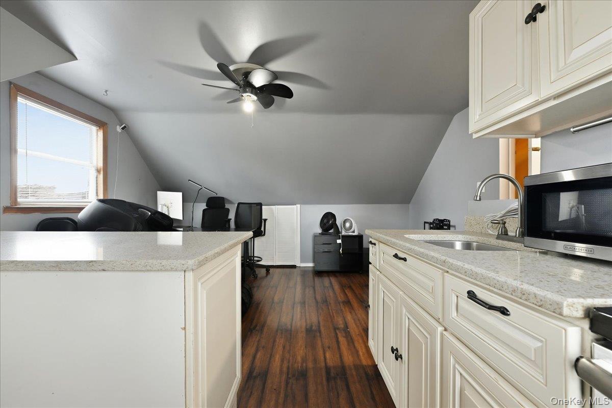 439 39th Street Property Photo 28
