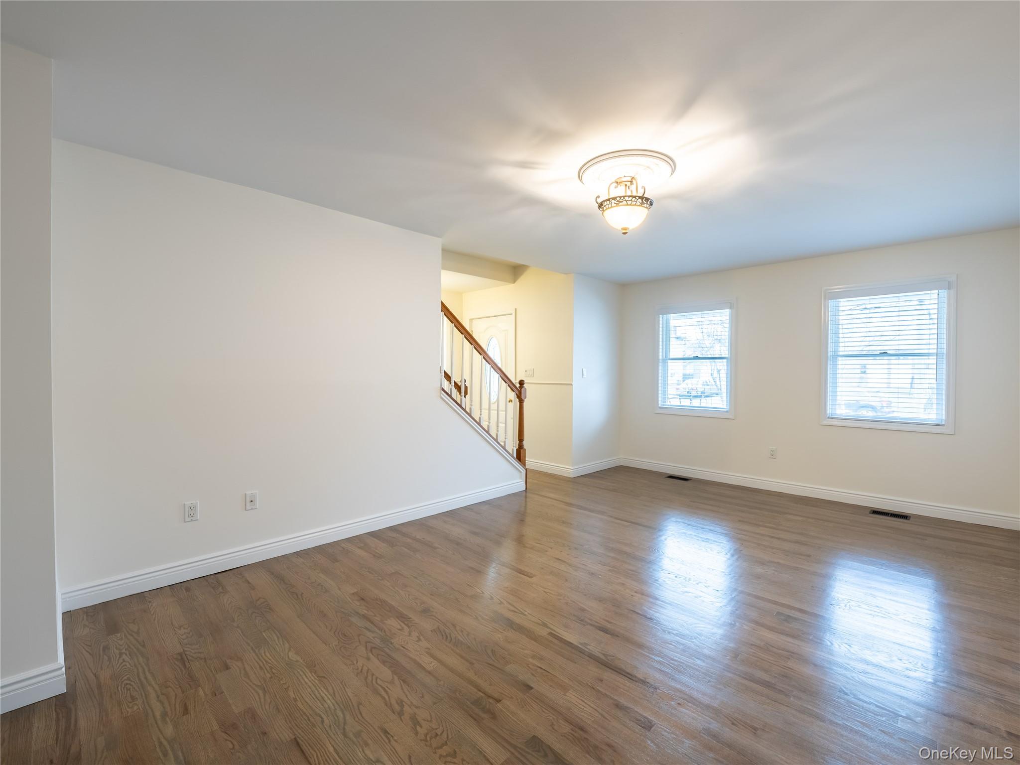 21 Marwood Road Right Side Property Photo 3