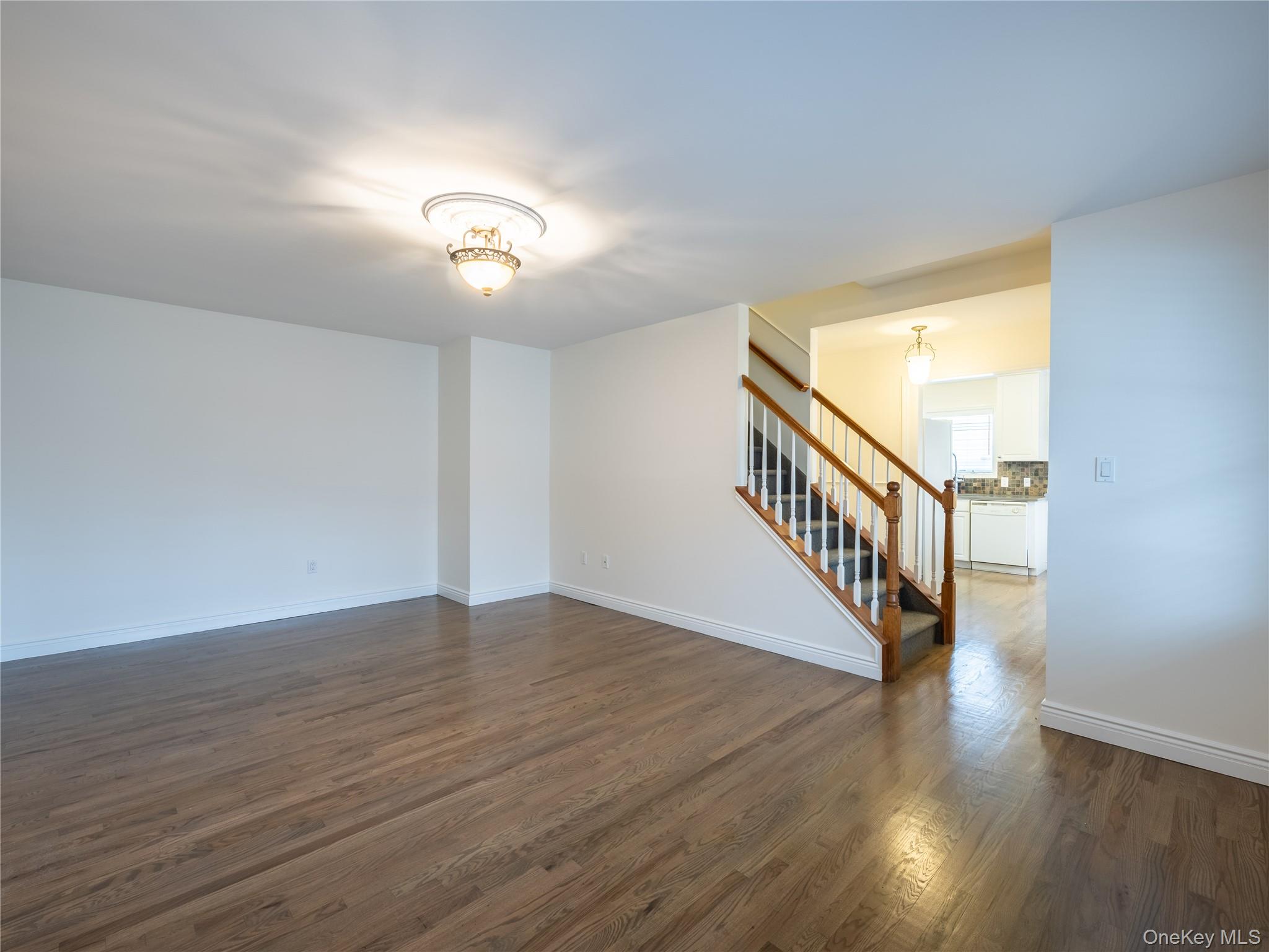 21 Marwood Road Right Side Property Photo 8