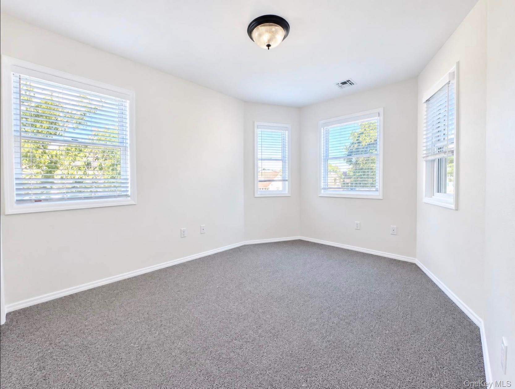 21 Marwood Road Right Side Property Photo 12