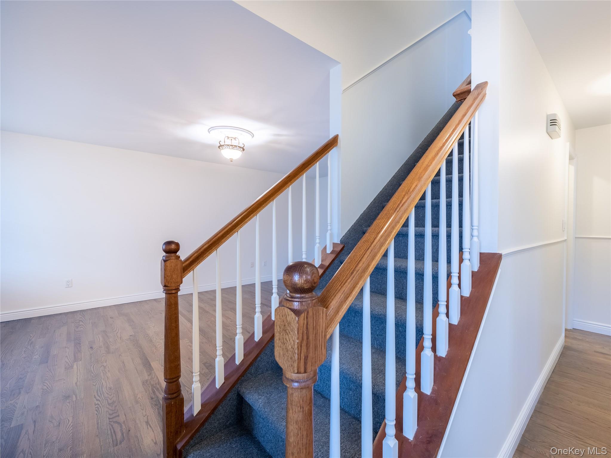 21 Marwood Road Right Side Property Photo 15